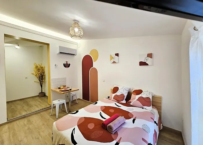 Tout Confort ! Centre-Ville, Climatisation, Parking, Wifi, Calme, Tv